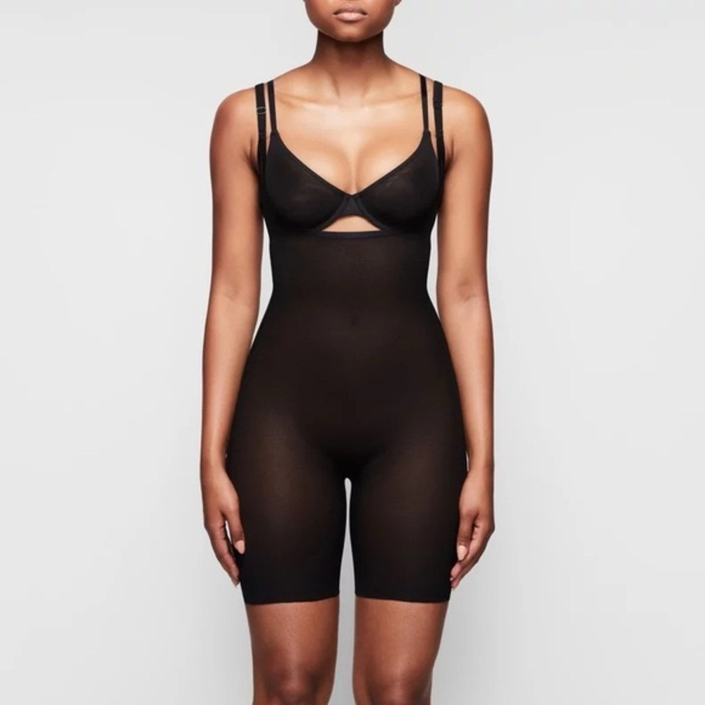 NWOT | SKIMS | Sheer Sculpt Open Bust Bodysuit | Onyx | Size S